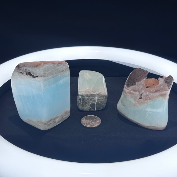 Caribbean calcite table table set - Picture 2 of 7